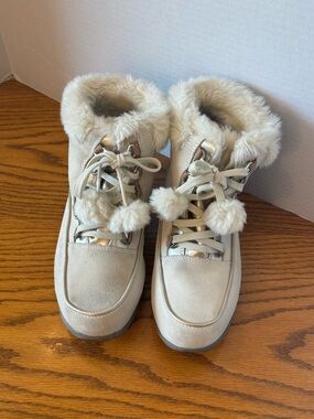Sporto Suede Leather faux fur pompom lace up winter chill boots booties combat
